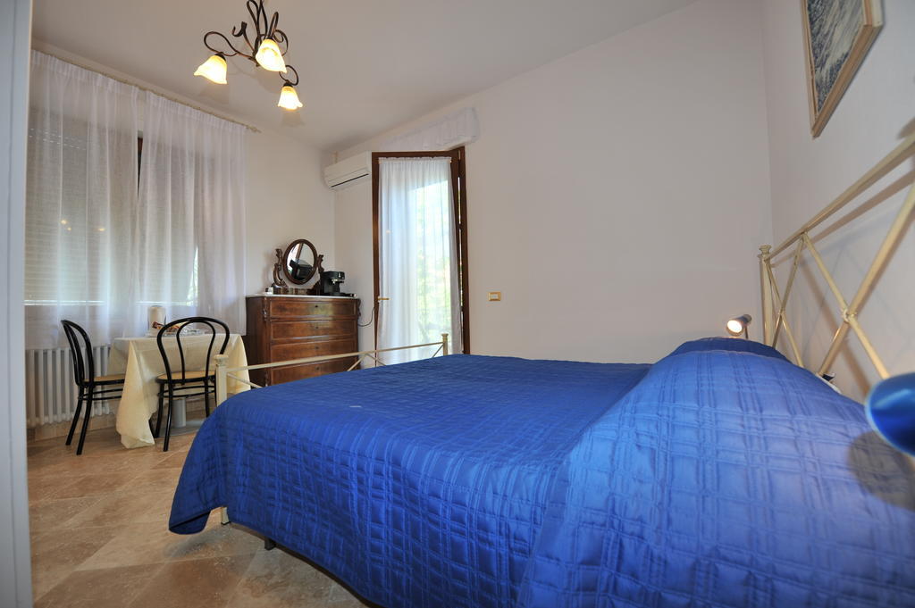 Gli Olivi Villa Calci Oda fotoğraf